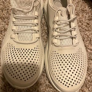 Crocs Literide pacer cream color kids Size J4